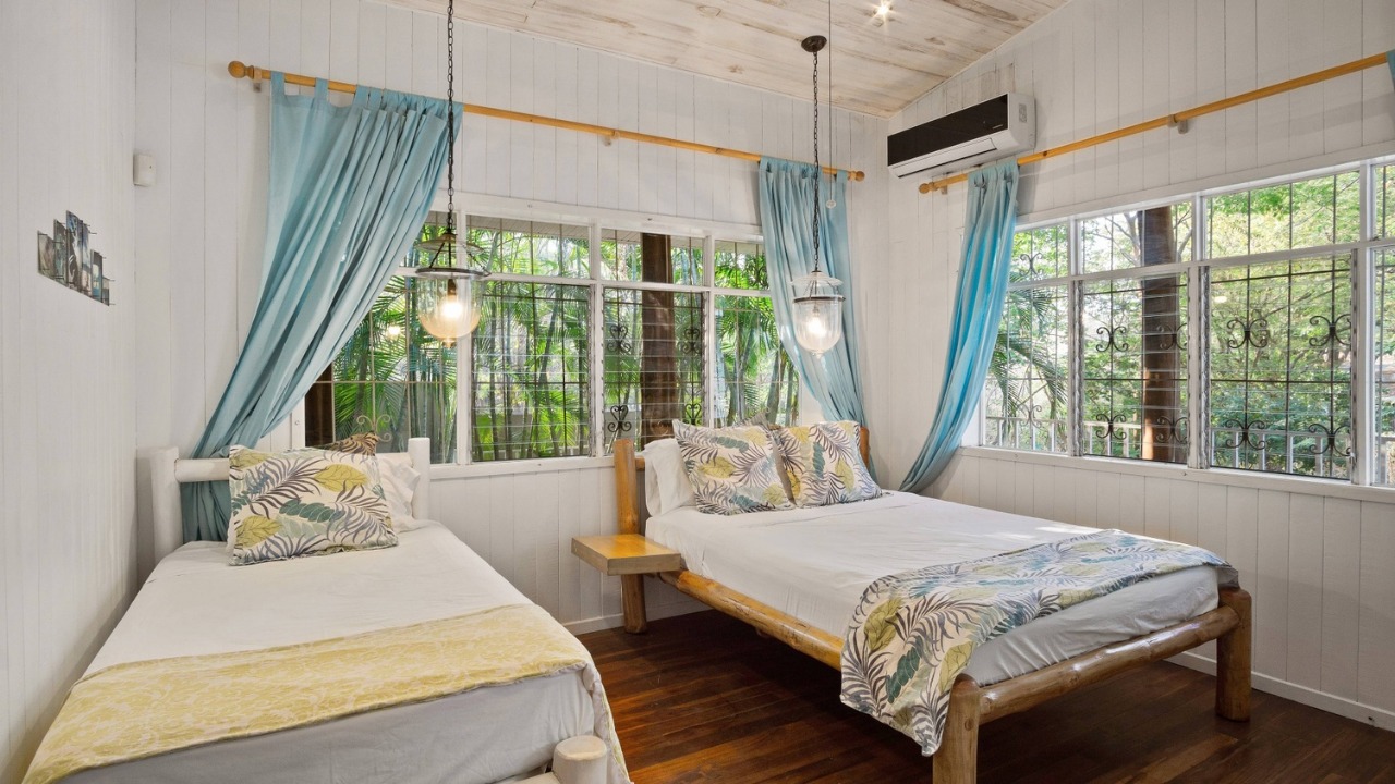 7 bed Single Family Homes For Sale in Tamarindo, Guanacaste - thumb 3