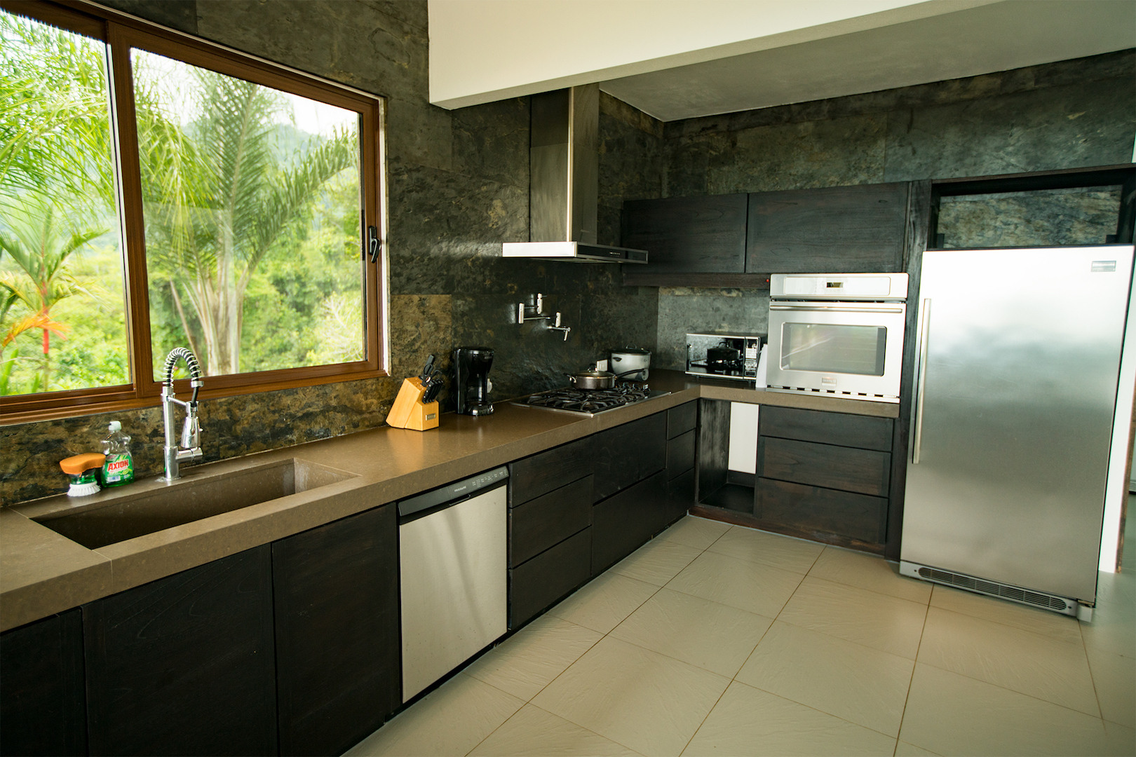 4 bed Single Family Homes For Sale in Dominical, Puntarenas - thumb 12