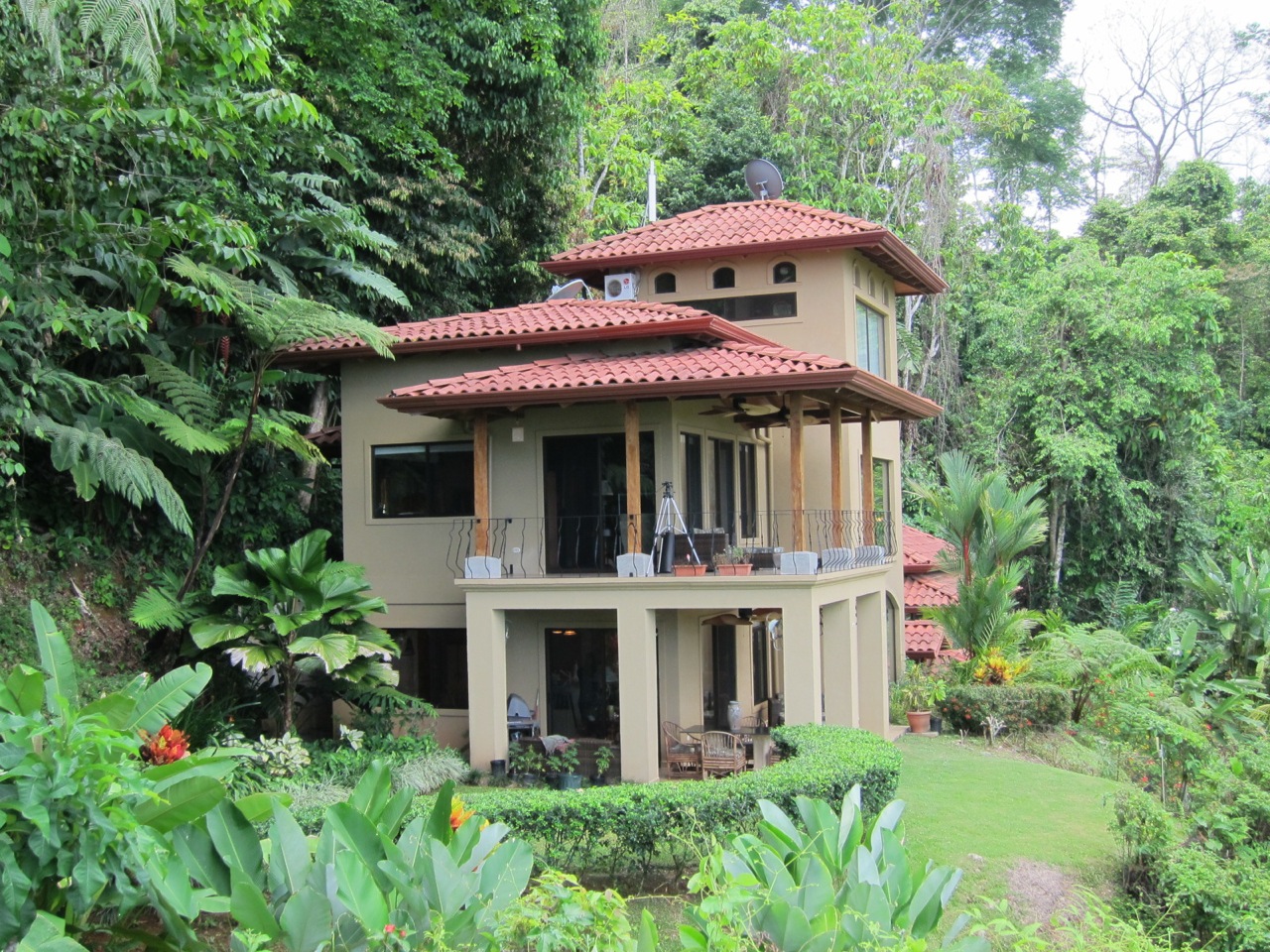 3 bed Single Family Homes For Sale in Uvita, Puntarenas - thumb 1
