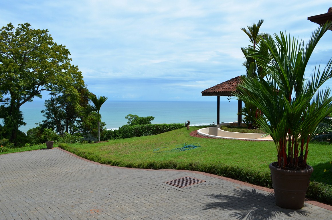 4 bed Single Family Homes For Sale in Dominical, Puntarenas - thumb 22