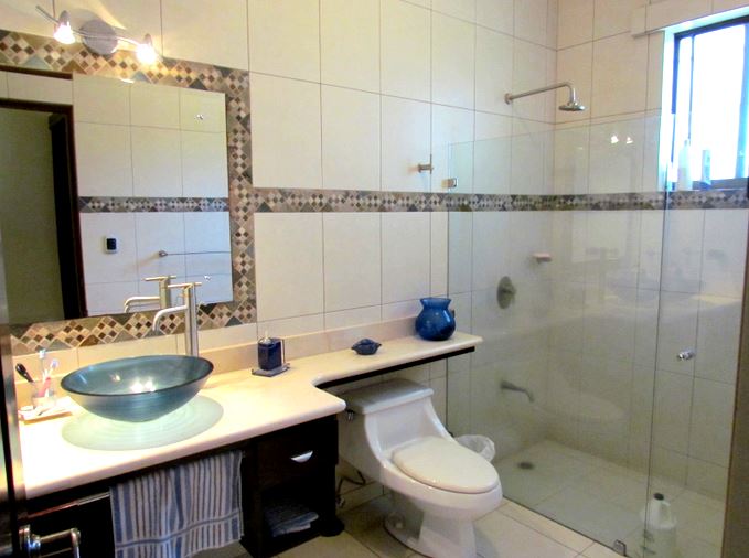 4 bed Single Family Homes For Sale in Santa Ana, San Jose - thumb 25