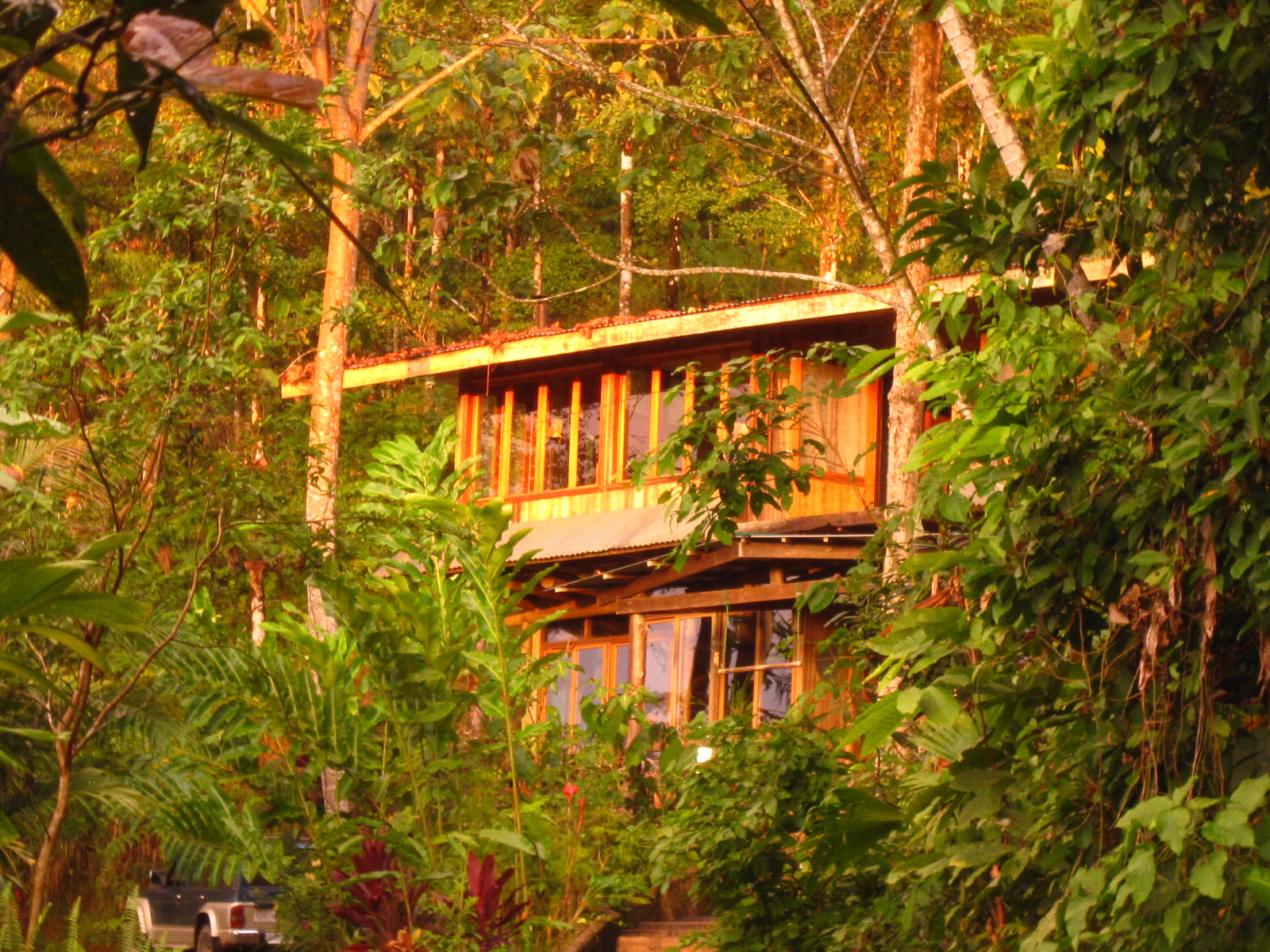 12 bed Single Family Homes For Sale in Dominical, Puntarenas - thumb 1