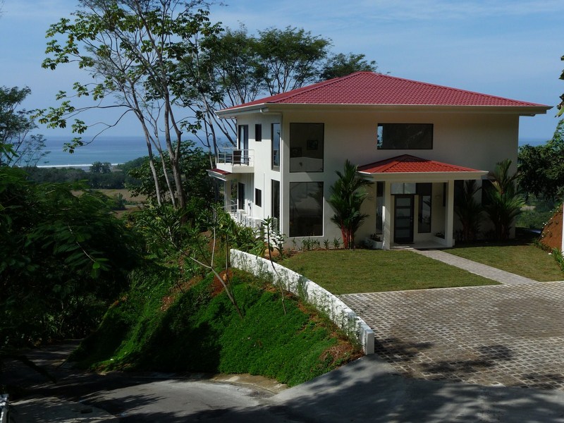 3 bed Single Family Homes For Sale in Dominical, Puntarenas - 1