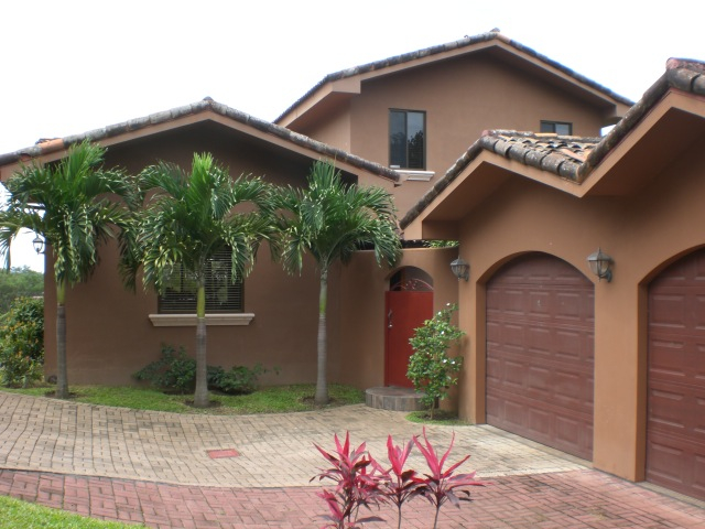 4 bed Single Family Homes For Sale in Santa Ana, San Jose - thumb 3