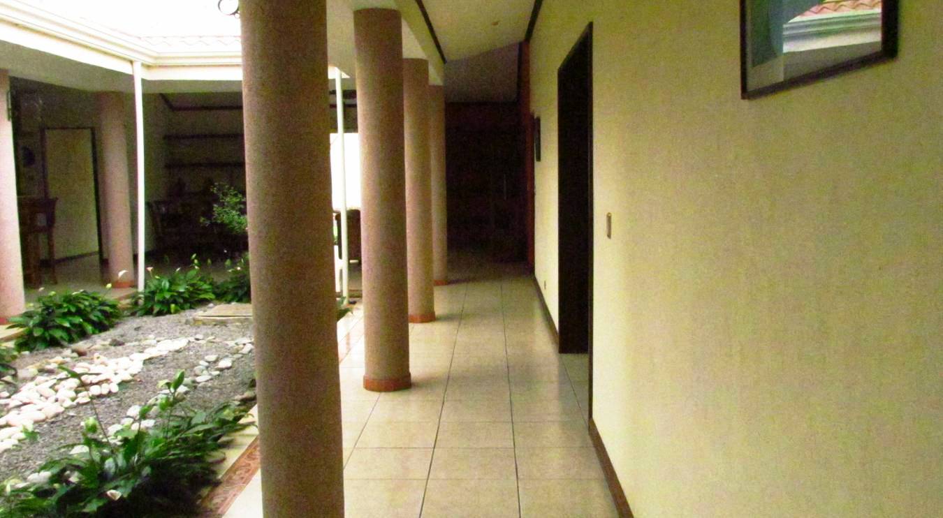 4 bed Single Family Homes For Sale in Escazu, San Jose - thumb 19