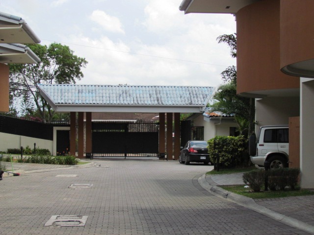 3 bed Condo For Sale in Santa Ana, San Jose - thumb 3