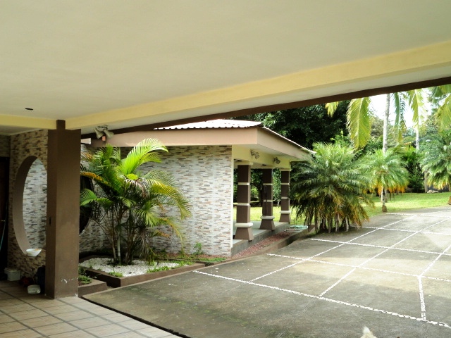 4 bed Single Family Homes For Sale in La Garita, Alajuela - thumb 26