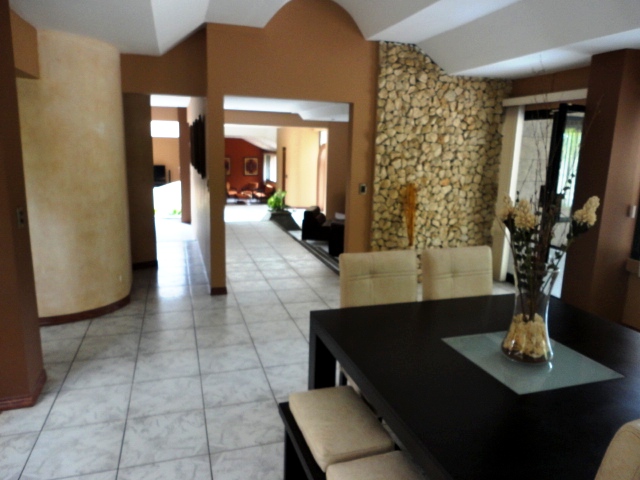 4 bed Single Family Homes For Sale in La Garita, Alajuela - thumb 16
