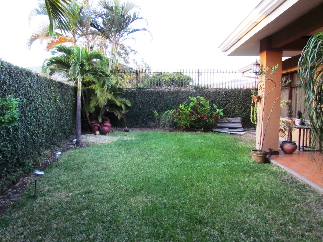 3 bed Single Family Homes For Sale in Santa Ana, San Jose - thumb 25