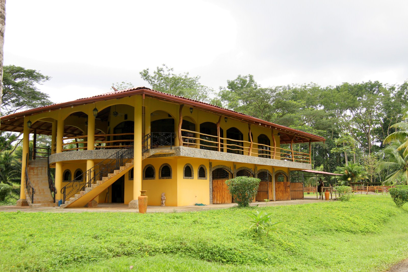 6 bed Single Family Homes For Sale in Manuel Antonio, Puntarenas - thumb 30