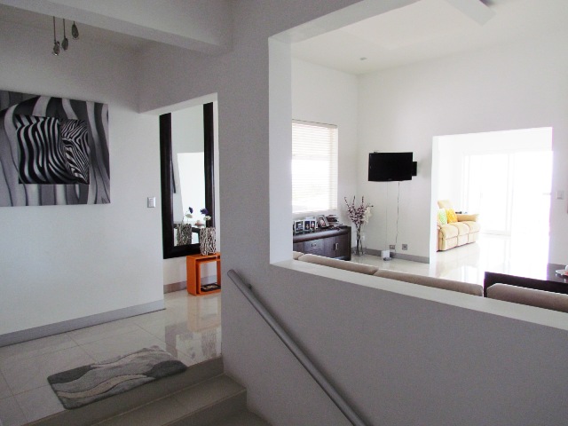 3 bed Single Family Homes For Sale in Santa Ana, San Jose - thumb 28