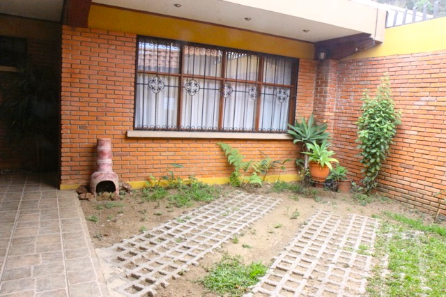 4 bed Single Family Homes For Sale in Curridabat, San Jose - thumb 23