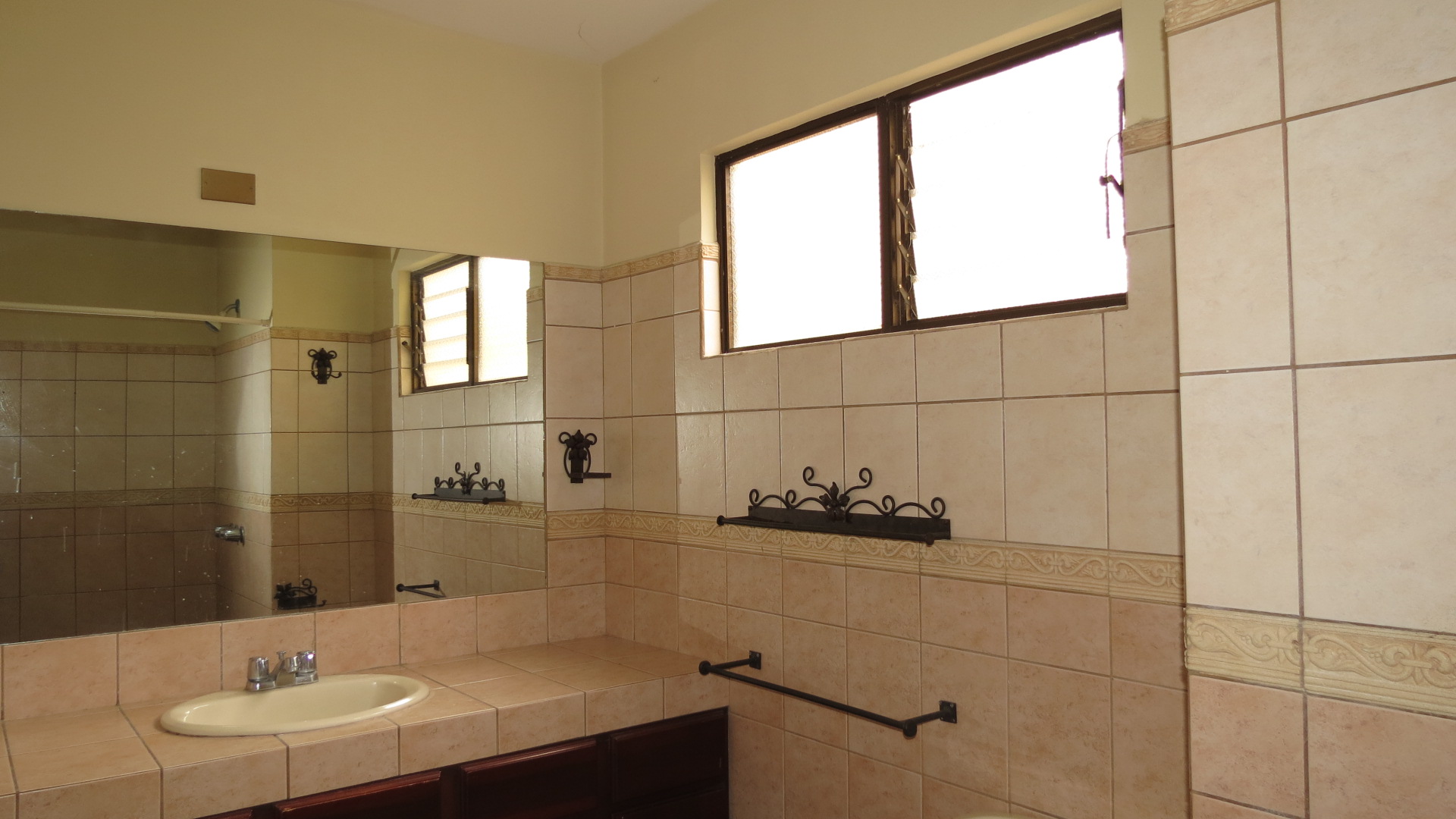 2 bed Apartment For Rent in Escazu, San Jose - thumb 7