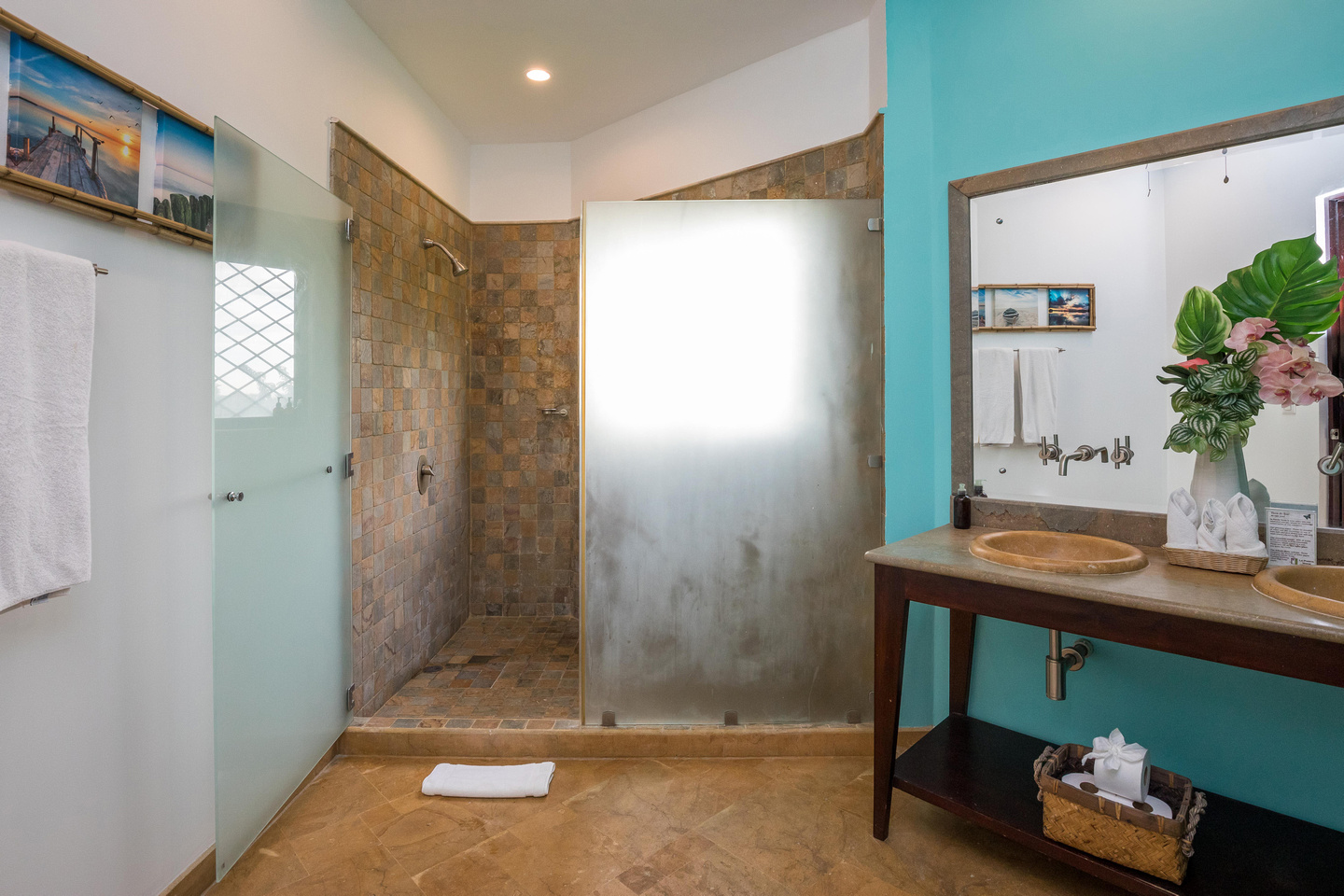 5 bed Single Family Homes For Sale in Manuel Antonio, Puntarenas - thumb 17