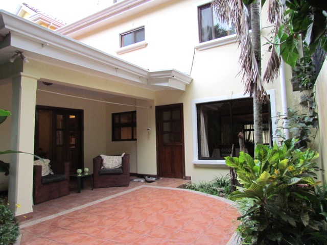 4 bed Single Family Homes For Sale in Escazu, San Jose - thumb 2