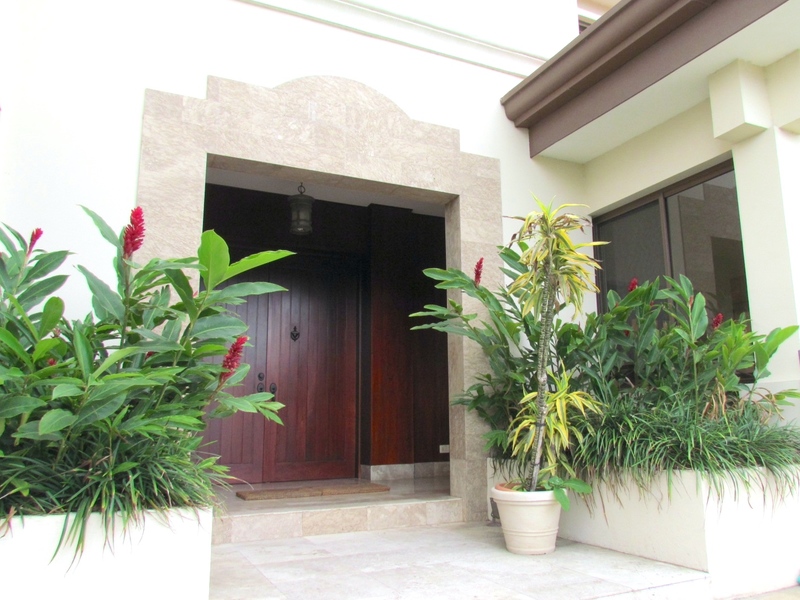 5 bed Single Family Homes For Sale in Santa Ana, San Jose - 1