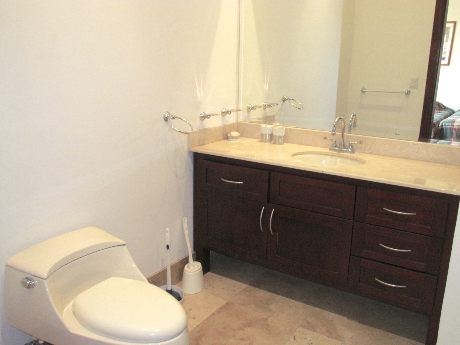 5 bed Single Family Homes For Sale in Santa Ana, San Jose - thumb 22