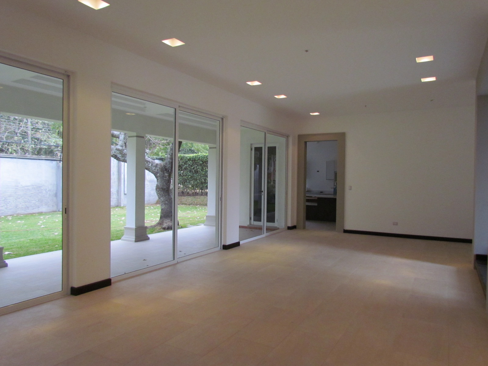 4 bed Single Family Homes For Sale in Santa Ana, San Jose - thumb 3