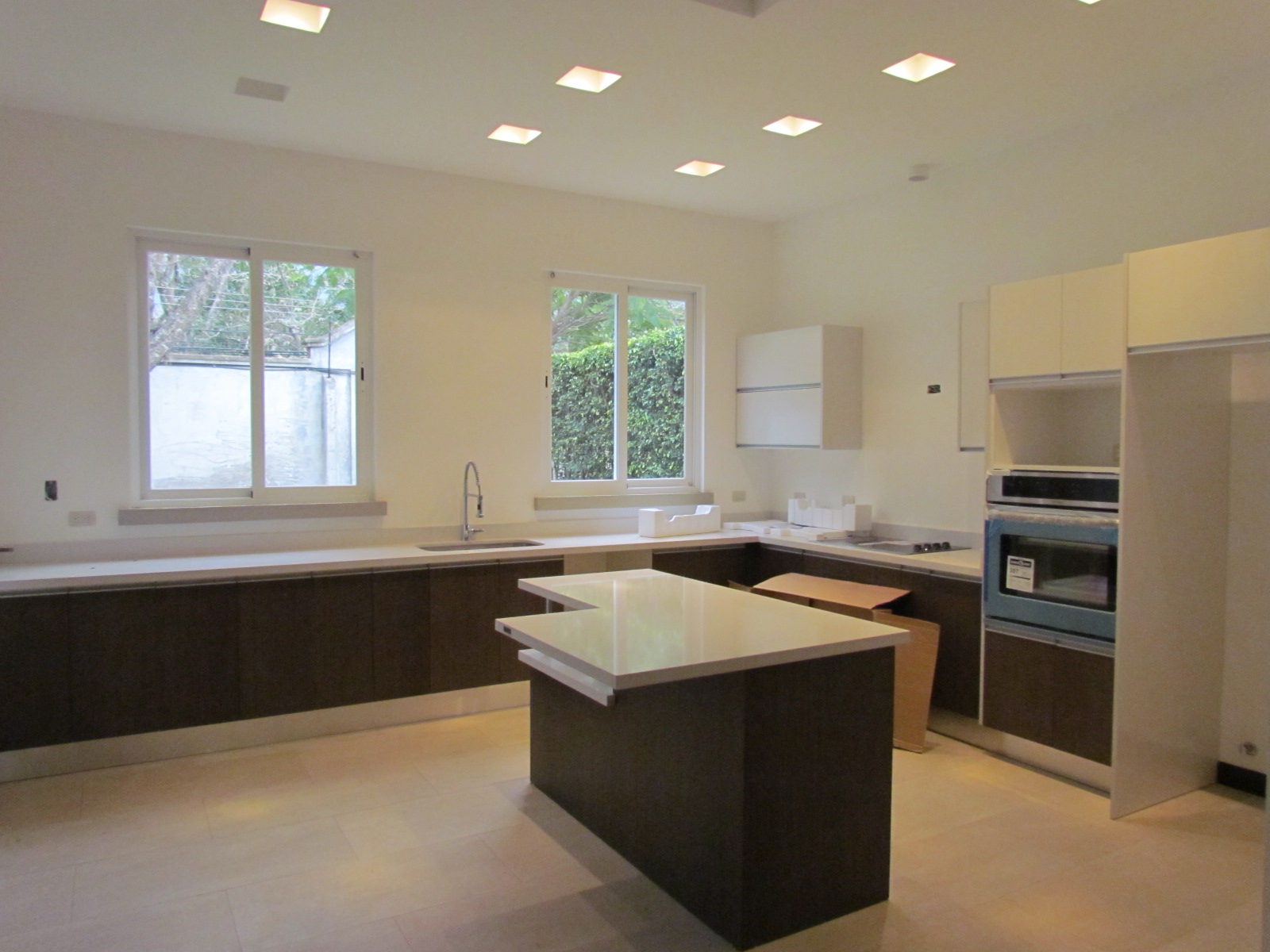 4 bed Single Family Homes For Sale in Santa Ana, San Jose - thumb 1