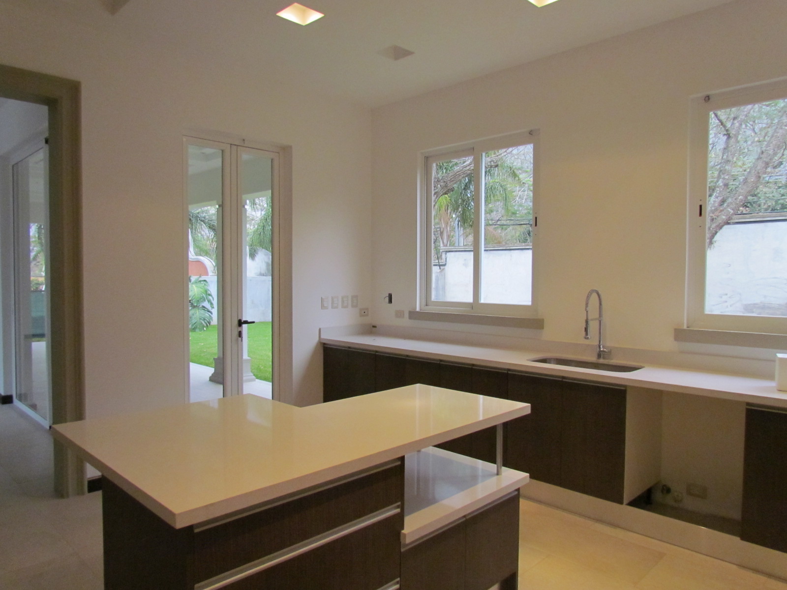 4 bed Single Family Homes For Sale in Santa Ana, San Jose - thumb 6