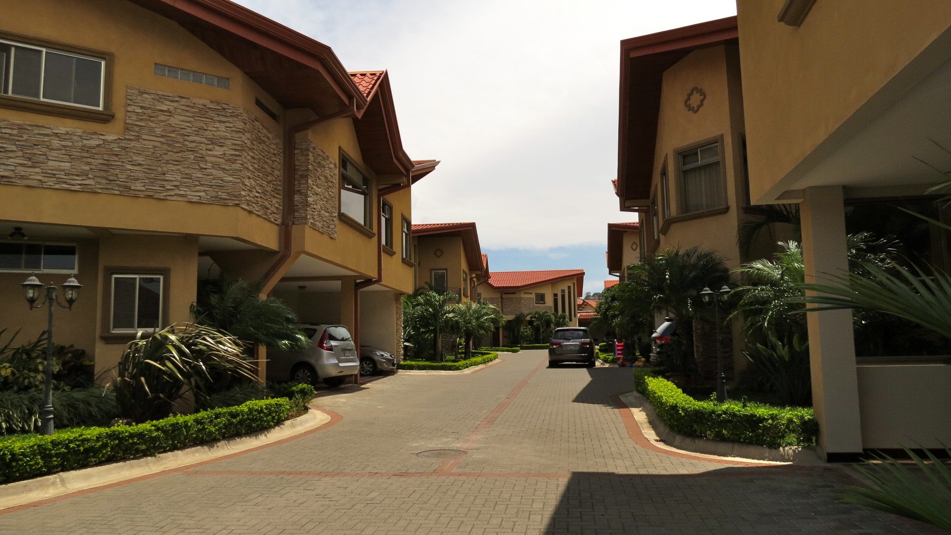 3 bed Single Family Homes For Sale in Escazu, San Jose - thumb 1