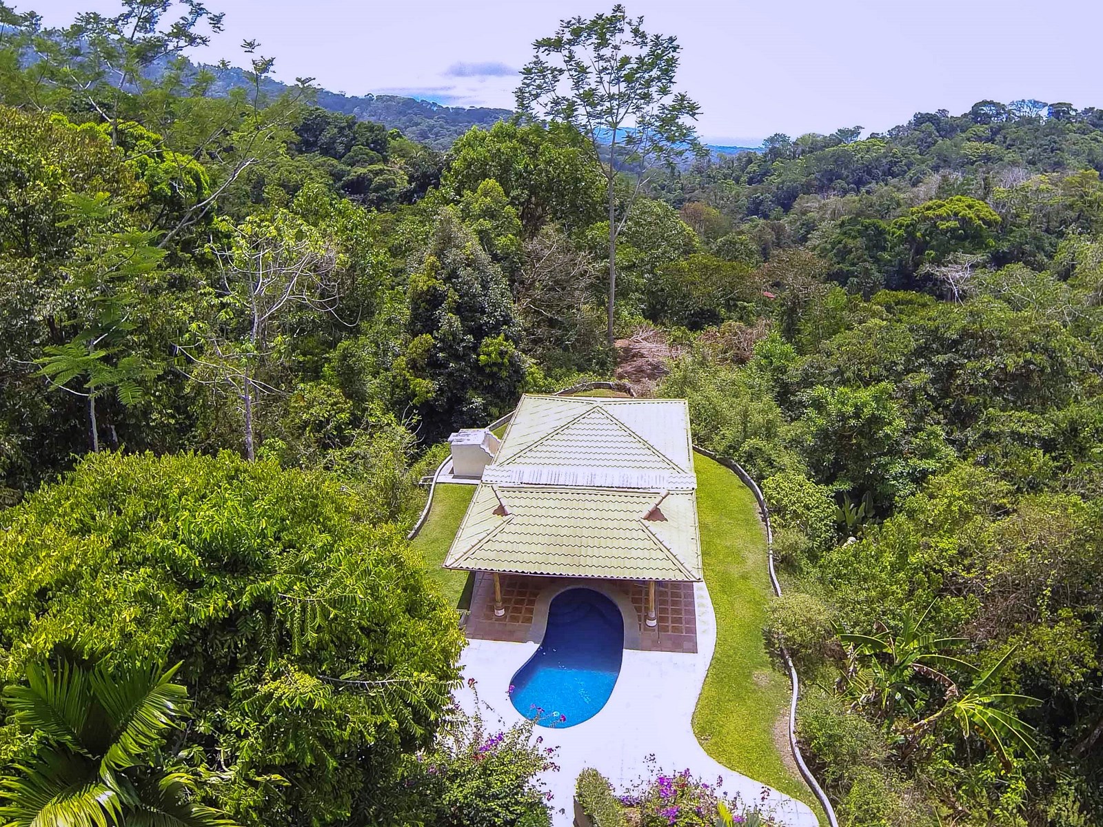 4 bed Single Family Homes For Sale in Uvita, Puntarenas - thumb 5