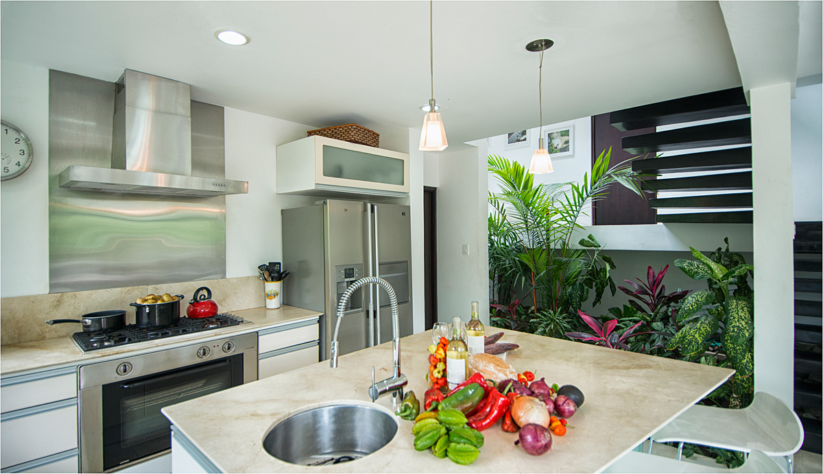 4 bed Single Family Homes For Sale in Manuel Antonio, Puntarenas - thumb 2