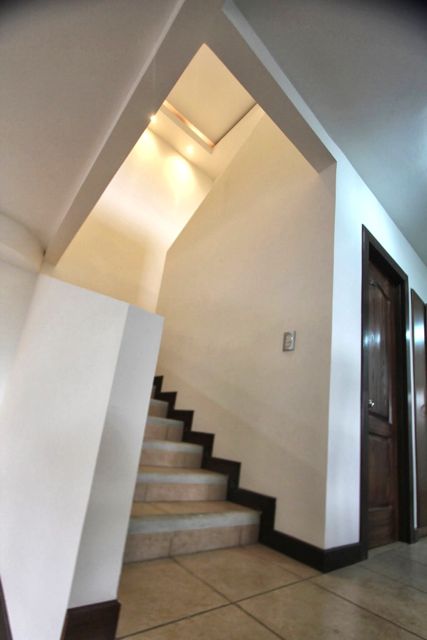 3 bed Single Family Homes For Sale in Santa Ana, San Jose - thumb 16