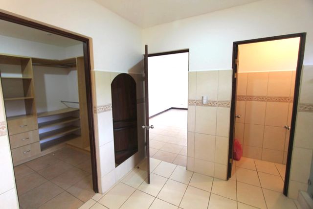 3 bed Single Family Homes For Sale in Santa Ana, San Jose - thumb 29