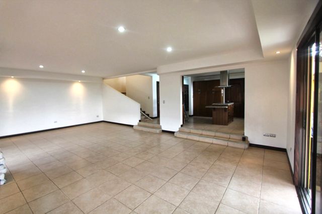3 bed Single Family Homes For Sale in Santa Ana, San Jose - thumb 23
