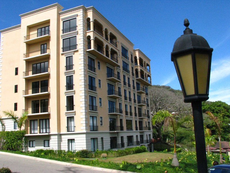 4 Bedroom Luxurious condo in exclusive neighborhood for sale in Escazu