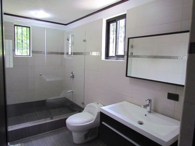4 bed Single Family Homes For Sale in Escazu, San Jose - thumb 16