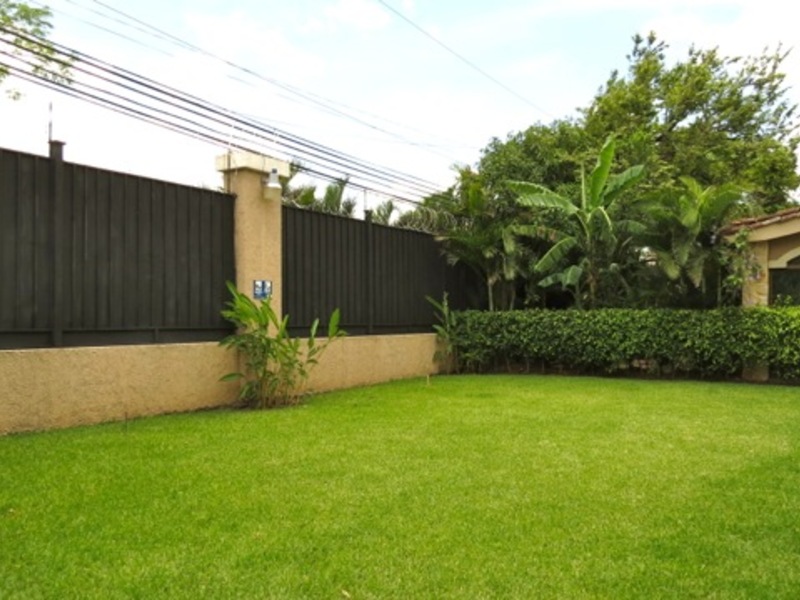 3 bed Single Family Homes For Sale in Santa Ana, San Jose - thumb 27