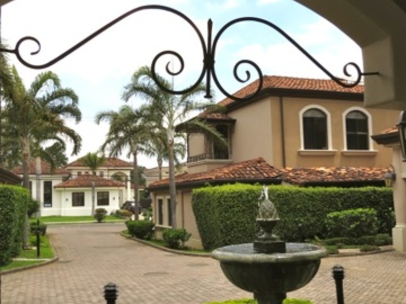 3 bed Single Family Homes For Sale in Santa Ana, San Jose - thumb 25