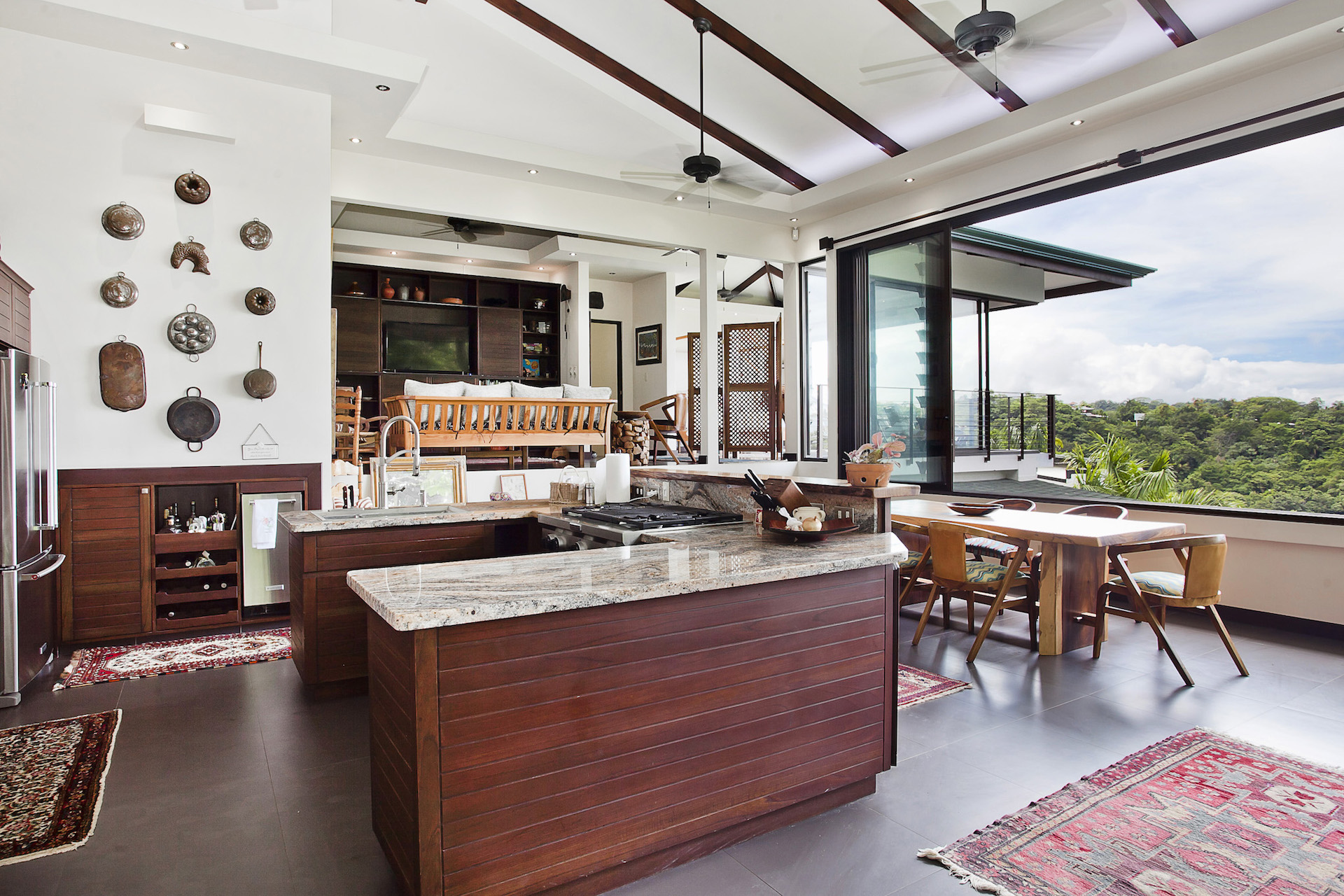 6 bed Single Family Homes For Sale in Manuel Antonio, Puntarenas - thumb 9