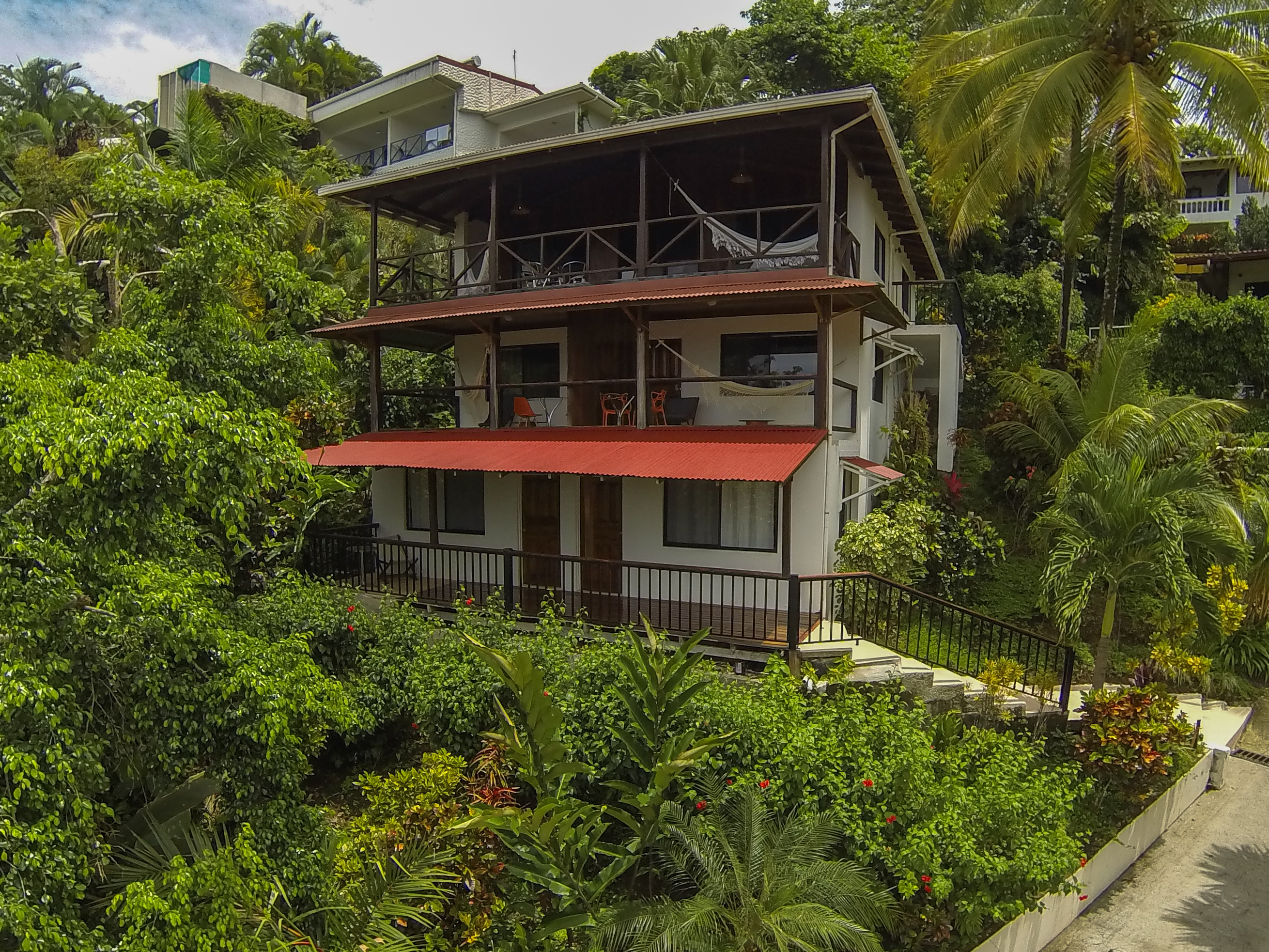 4 bed Single Family Homes For Sale in Manuel Antonio, Puntarenas - thumb 1