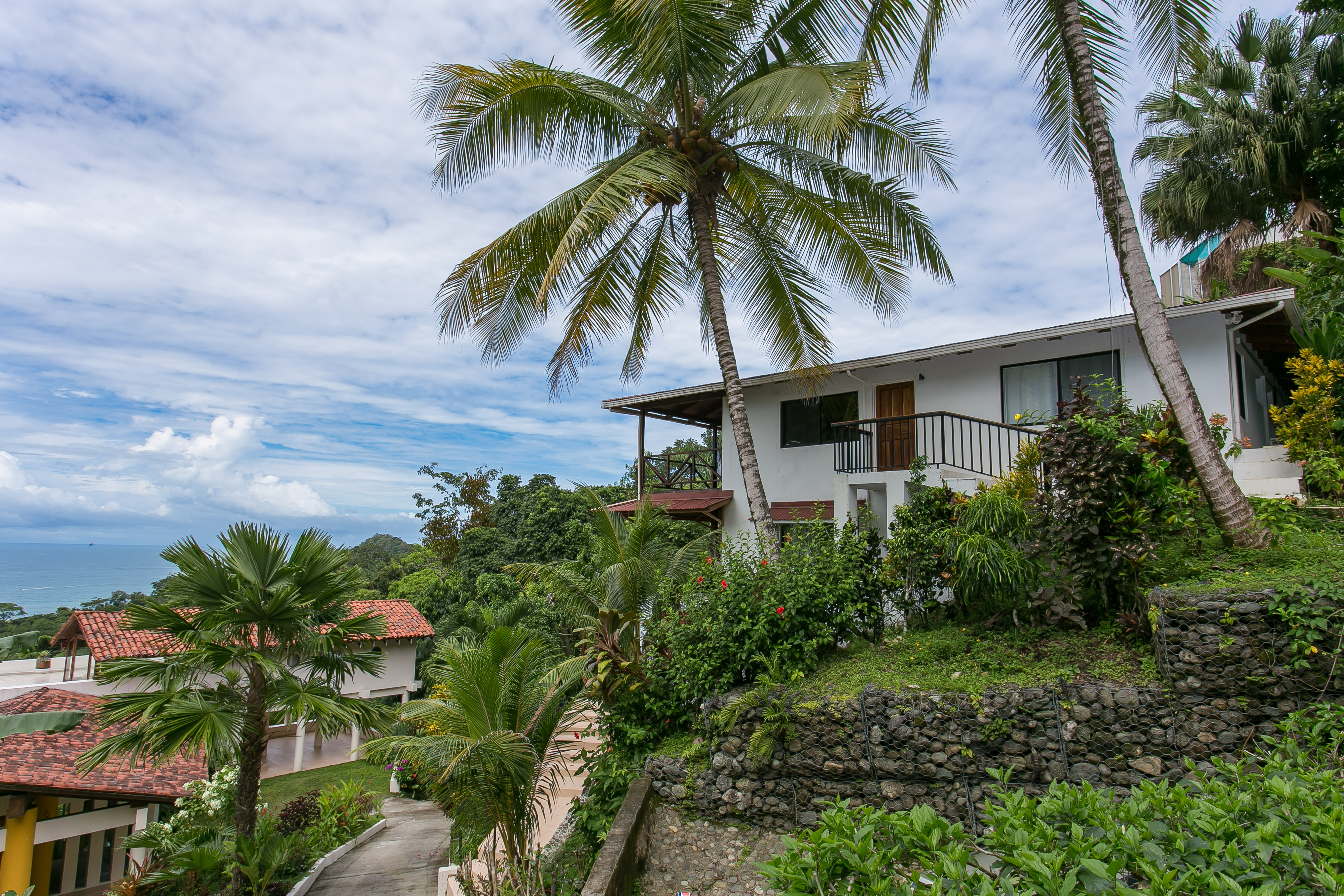 4 bed Single Family Homes For Sale in Manuel Antonio, Puntarenas - thumb 2