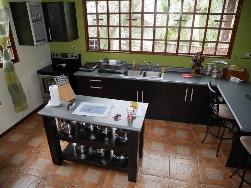 4 bed Single Family Homes For Sale in Quepos, Puntarenas - thumb 2