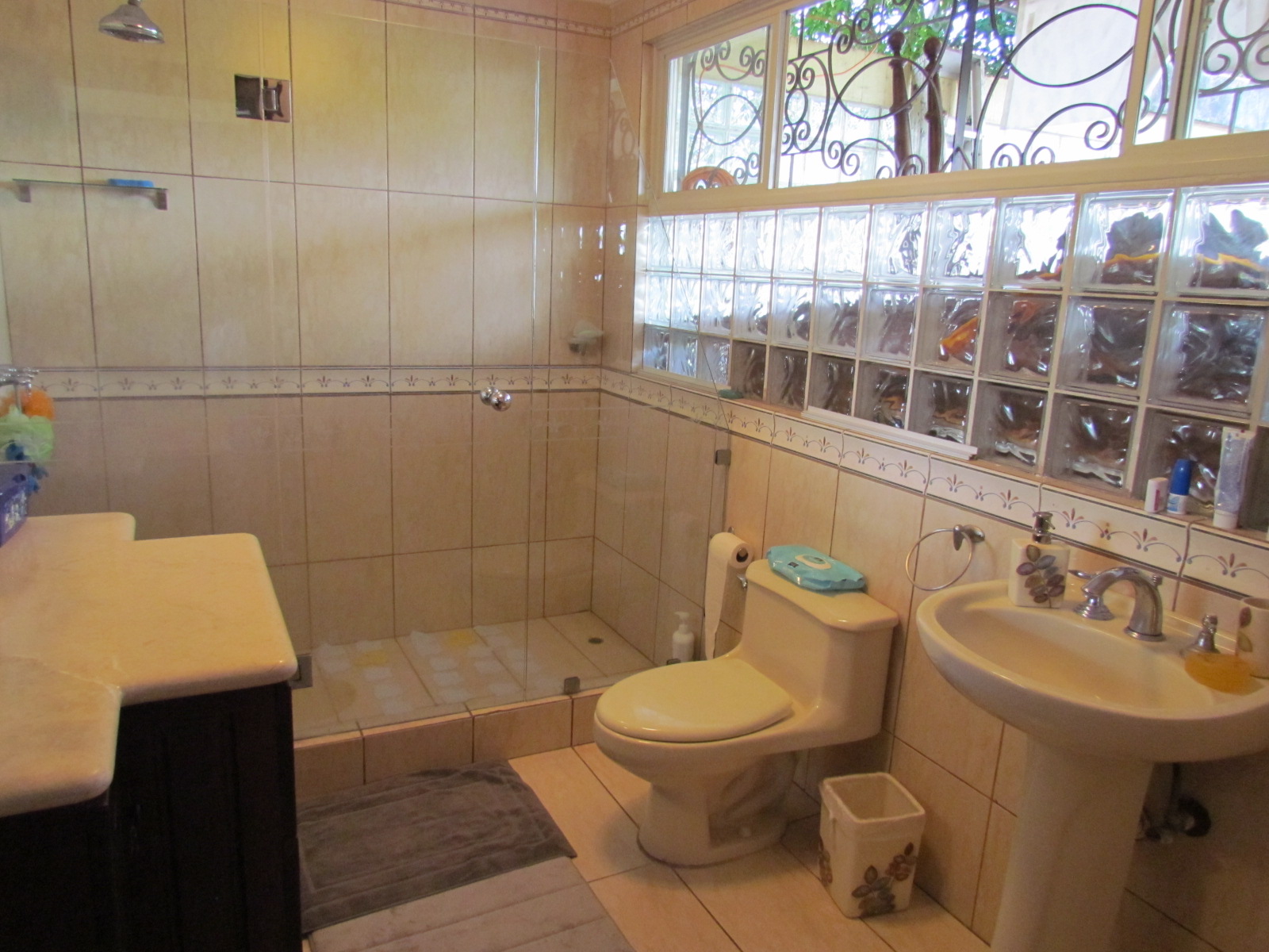 3 bed Single Family Homes For Sale in Escazu, San Jose - thumb 16