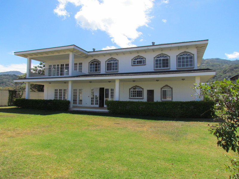 4 bed Single Family Homes For Sale in Santa Ana, San Jose - 1