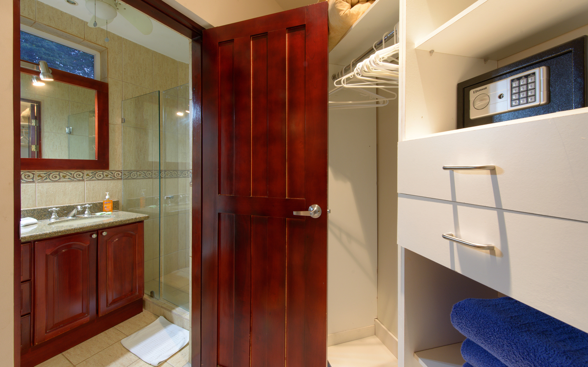 2 bed Condo For Sale in Playa Potrero, Guanacaste - thumb 18