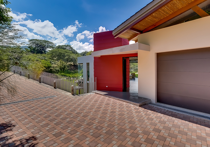 4 bed Single Family Homes For Sale in Santa Ana, San Jose - thumb 2
