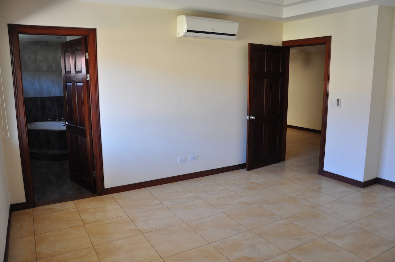 3 bed Condo For Sale in Santa Ana, San Jose - thumb 18