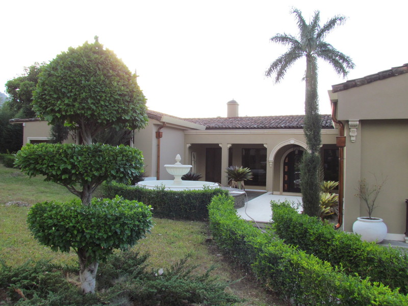 5 bed Single Family Homes For Sale in Santa Ana, San Jose - 1