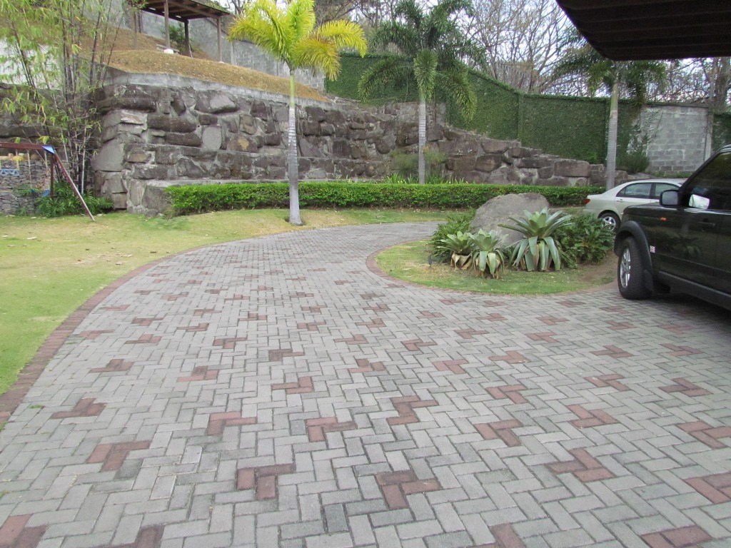 3 bed Single Family Homes For Sale in Santa Ana, San Jose - thumb 30