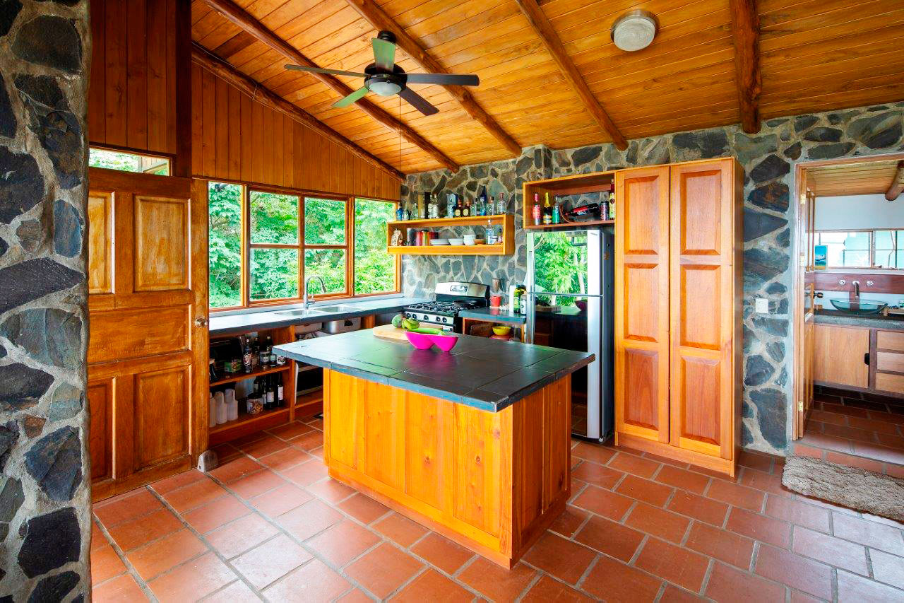 4 bed Single Family Homes For Sale in Playa Hermosa, Puntarenas - thumb 21