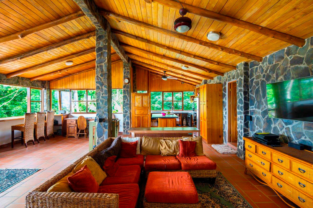 4 bed Single Family Homes For Sale in Playa Hermosa, Puntarenas - thumb 18