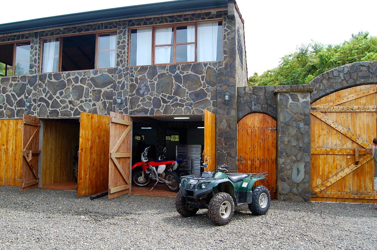 4 bed Single Family Homes For Sale in Playa Hermosa, Puntarenas - thumb 28