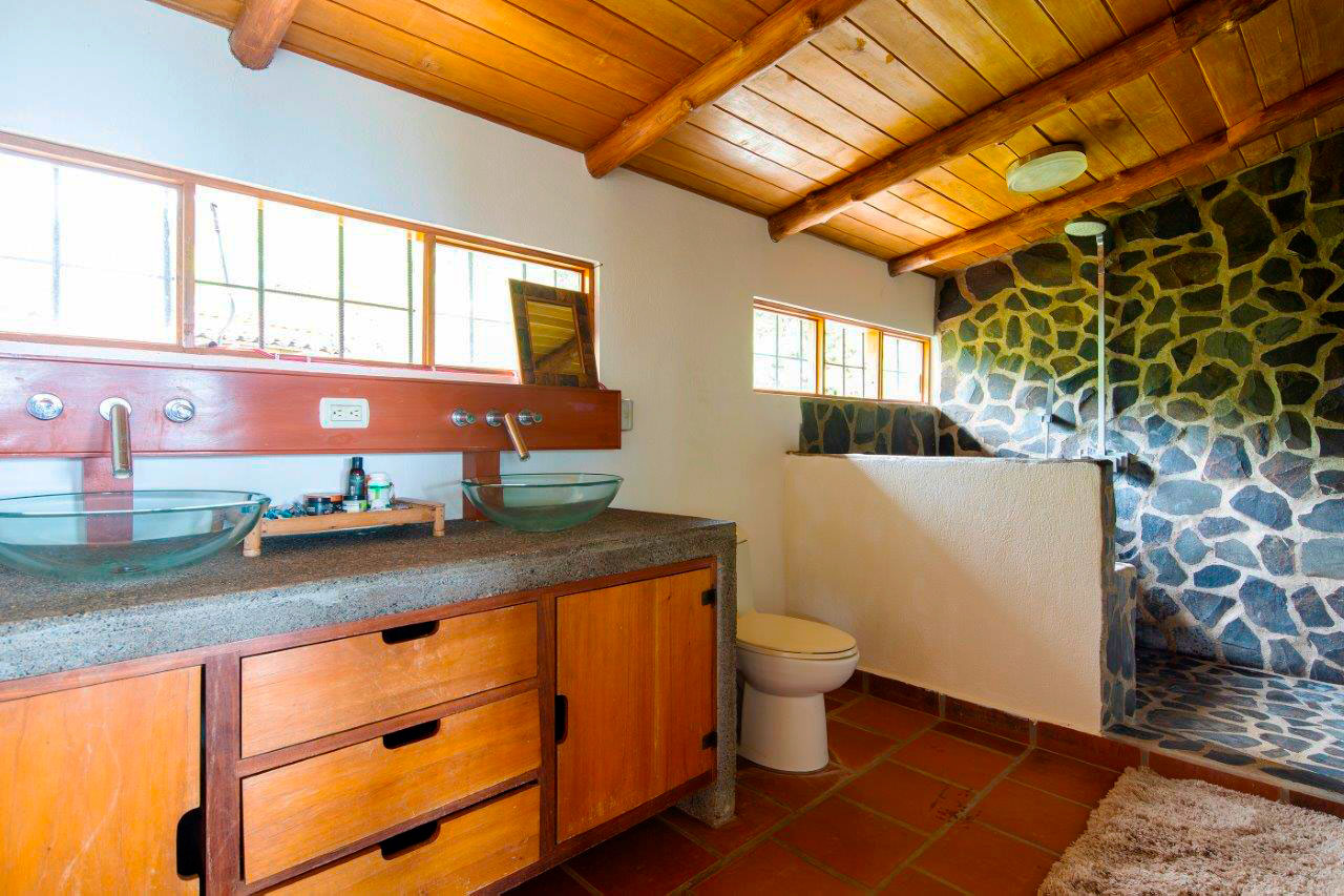 4 bed Single Family Homes For Sale in Playa Hermosa, Puntarenas - thumb 19