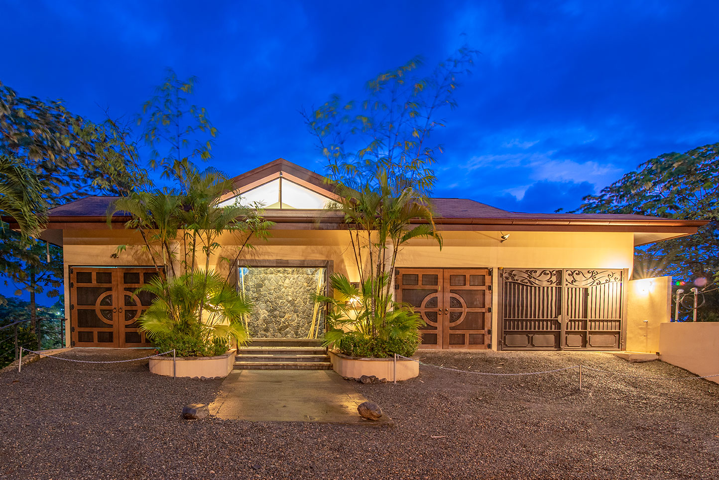 8 bed Single Family Homes For Sale in Manuel Antonio, Puntarenas - thumb 22